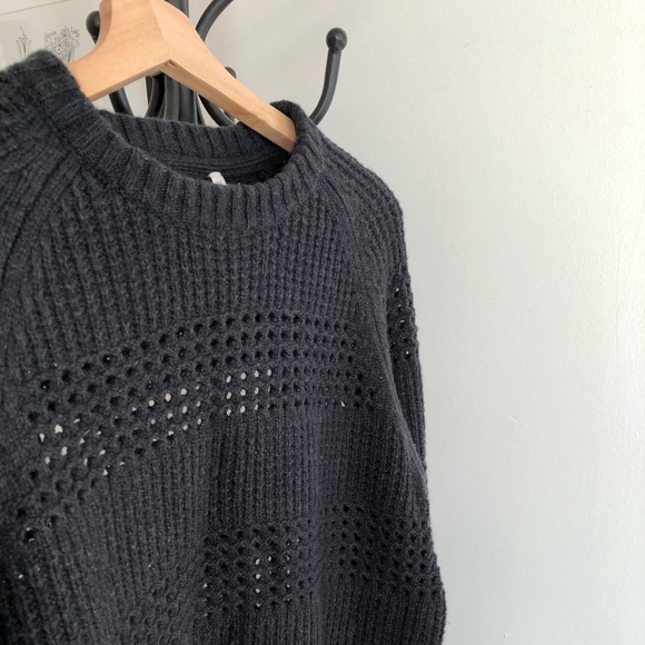 H&M Black sweather ✨New Price✨ - Picture 6 of 8